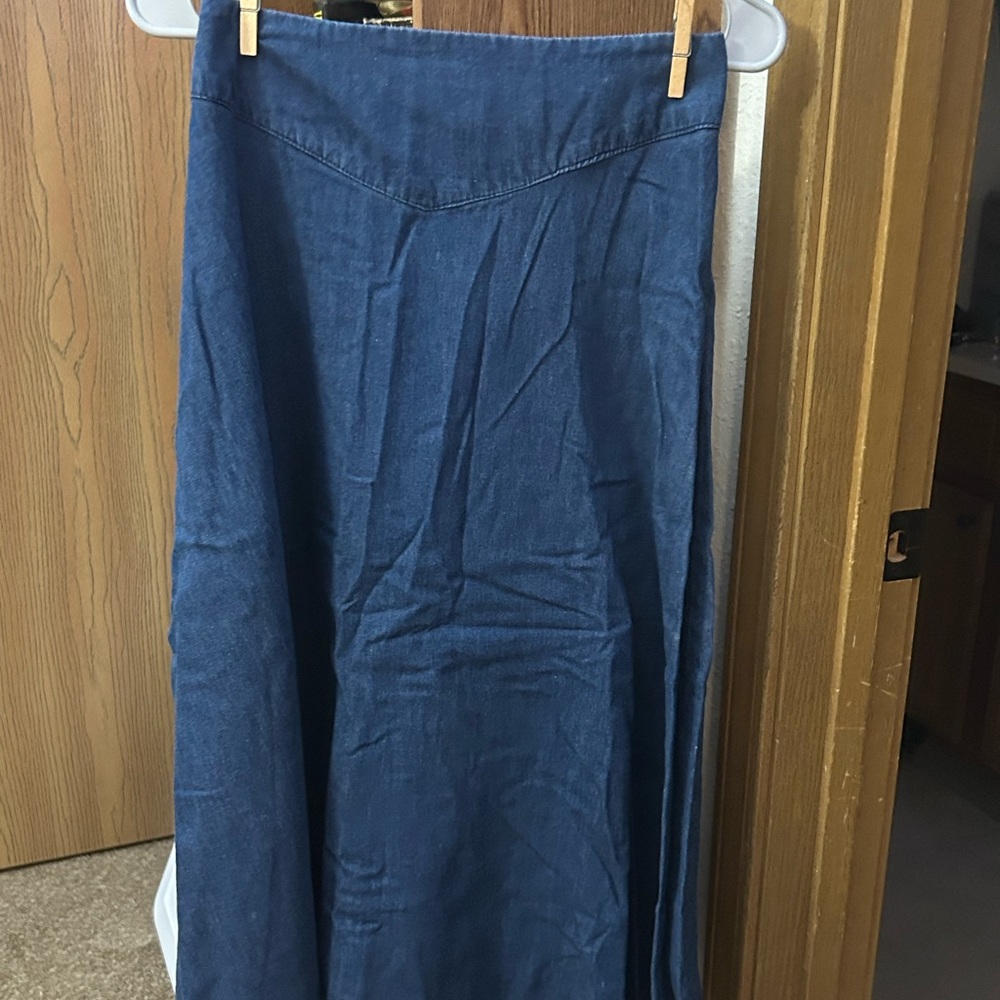 Women’s vintage jean skirt. Long Jean skirt. Rarely worn.